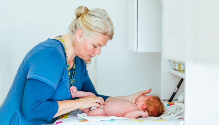 Hebamme Ingrid: Betreuung vor und nach der Geburt